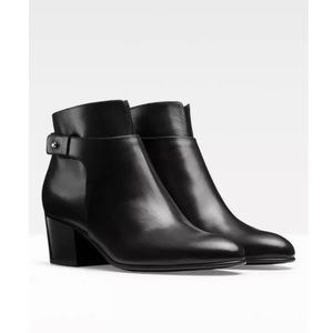 VINCE "Harriet" Black Leather Ankle Boots sz. 6.5 Made in Italy MSRP $365